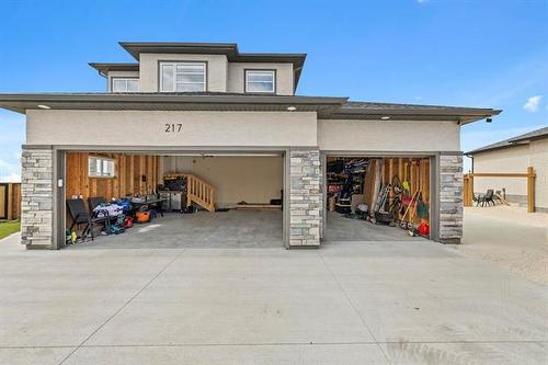 217 Blackbird Way, Grande Pointe, MB - Outdoor With Exterior