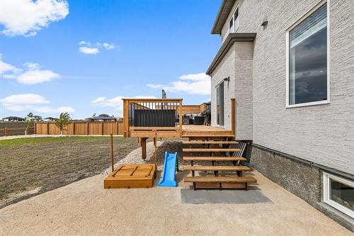 217 Blackbird Way, Grande Pointe, MB - Outdoor With Exterior