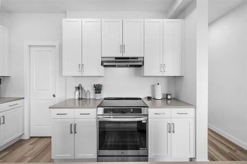 217 Blackbird Way, Grande Pointe, MB - Indoor Photo Showing Kitchen