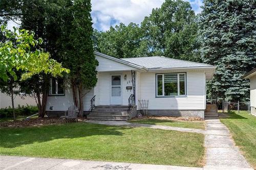 131 Buxton Rd, Winnipeg, MB - Outdoor