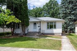 131 Buxton RD  Winnipeg, MB R3T 0H2