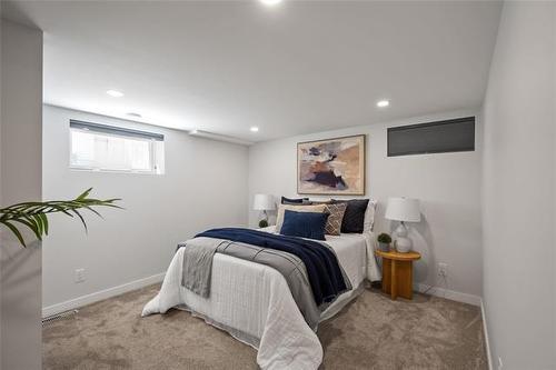 131 Buxton Rd, Winnipeg, MB - Indoor Photo Showing Bedroom