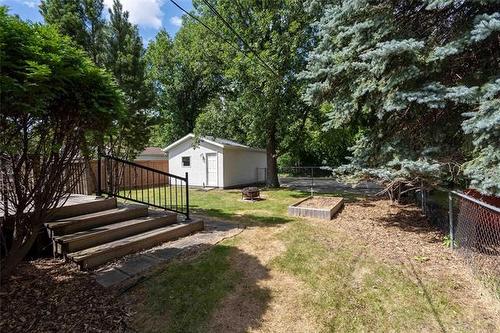 131 Buxton Rd, Winnipeg, MB - Outdoor