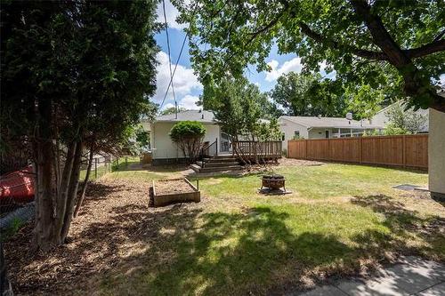 131 Buxton Rd, Winnipeg, MB - Outdoor