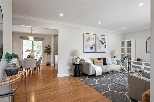 131 Buxton Rd, Winnipeg, MB - Indoor Photo Showing Living Room
