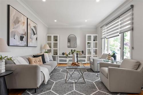 131 Buxton Rd, Winnipeg, MB - Indoor Photo Showing Living Room