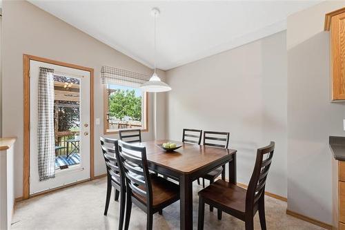 2 Bounty Bay, Winnipeg, MB - Indoor Photo Showing Dining Room