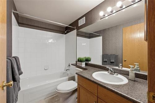 2 Bounty Bay, Winnipeg, MB - Indoor Photo Showing Bathroom