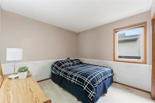 2 Bounty Bay, Winnipeg, MB - Indoor Photo Showing Bedroom