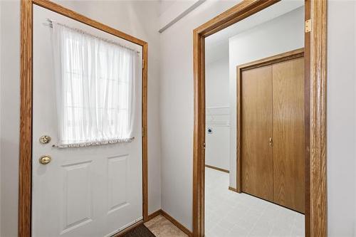 2 Bounty Bay, Winnipeg, MB - Indoor Photo Showing Other Room