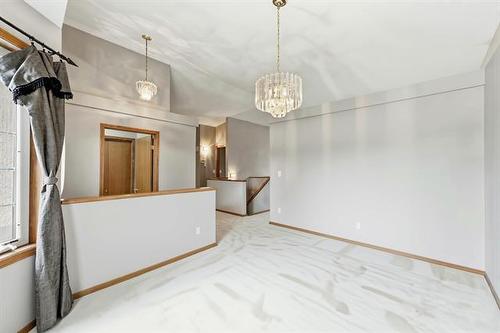 2 Bounty Bay, Winnipeg, MB - Indoor Photo Showing Other Room