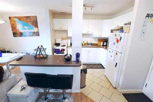 5-385 St Anne'S Rd, Winnipeg, MB - Indoor Photo Showing Kitchen