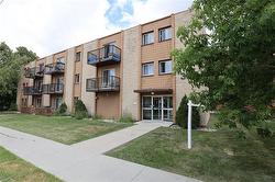5-385 St Anne's RD  Winnipeg, MB R2M 3C1