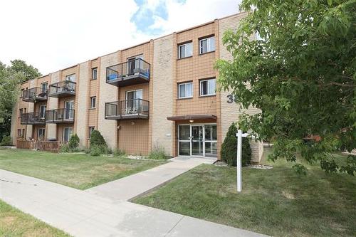 5-385 St Anne'S Rd, Winnipeg, MB - Outdoor With Balcony