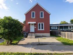 201 Cumming Street Thunder Bay, ON P7C 1N8