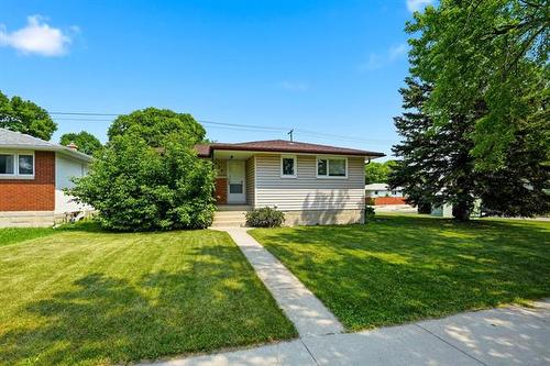 699 Mcleod Ave, Winnipeg, MB - Outdoor