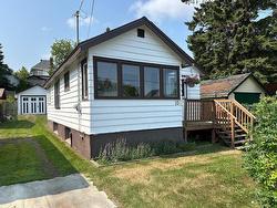 106 College Street Thunder Bay, ON P7A 5J5