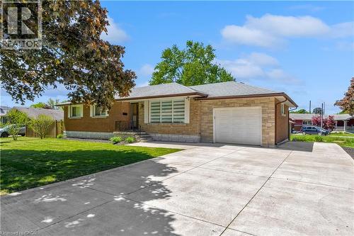 5 ARMOUR Drive  Welland, ON L3C 2N7