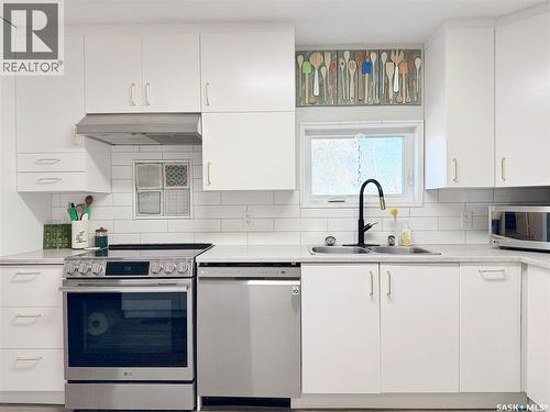 219 Thomson Street, Outlook, SK - Indoor Photo Showing Kitchen With Double Sink