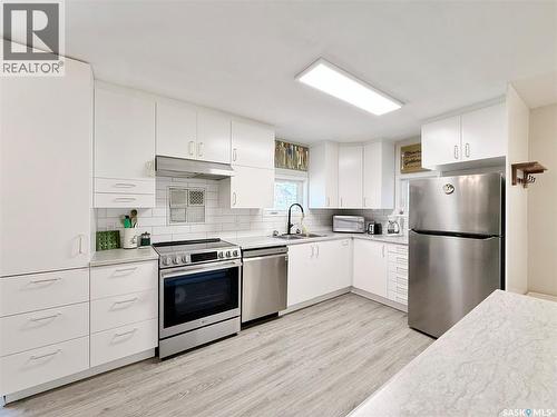 219 Thomson Street, Outlook, SK - Indoor Photo Showing Kitchen