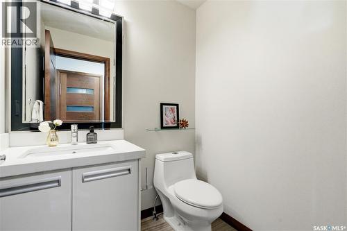 201 2007 Pohorecky Crescent, Saskatoon, SK - Indoor Photo Showing Bathroom