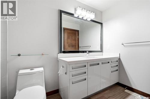 201 2007 Pohorecky Crescent, Saskatoon, SK - Indoor Photo Showing Bathroom