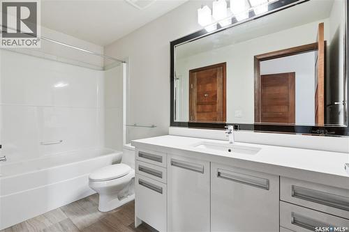 201 2007 Pohorecky Crescent, Saskatoon, SK - Indoor Photo Showing Bathroom