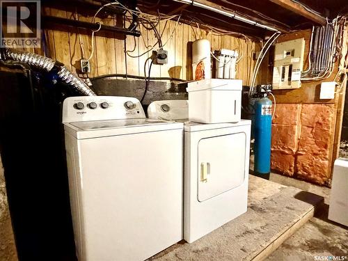 111 1St Street W, Carrot River, SK - Indoor Photo Showing Laundry Room