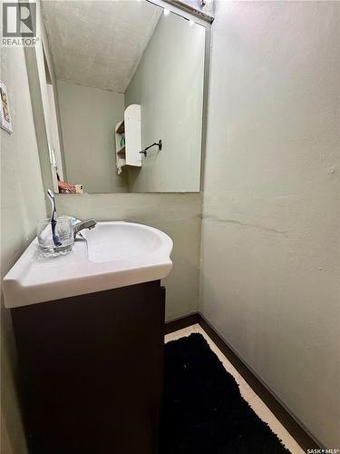 111 1St Street W, Carrot River, SK - Indoor Photo Showing Bathroom