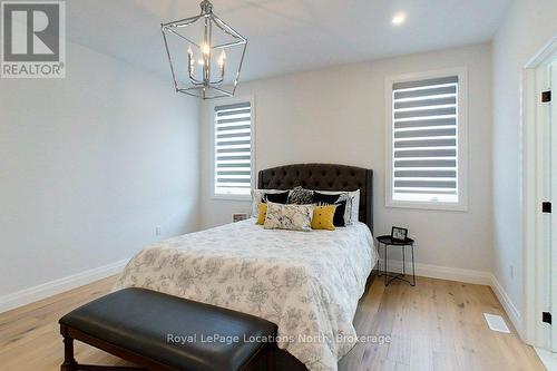 37 Foliage Drive, Tiny, ON - Indoor Photo Showing Bedroom