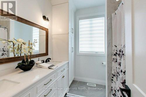 37 Foliage Drive, Tiny, ON - Indoor Photo Showing Bathroom