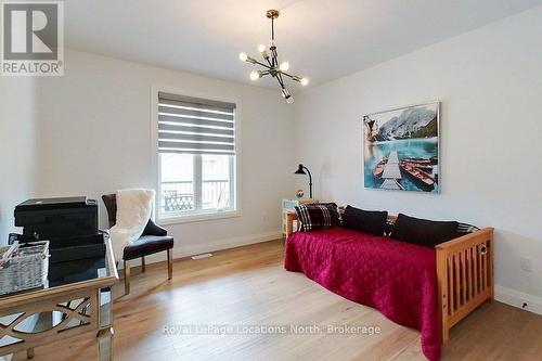 37 Foliage Drive, Tiny, ON - Indoor Photo Showing Bedroom