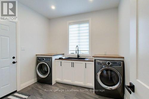 37 Foliage Drive, Tiny, ON - Indoor Photo Showing Laundry Room