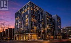 401 - 60 BATHURST STREET  Toronto, ON M5V 2P4