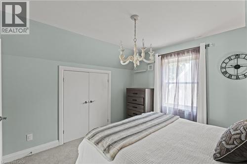 380 Thayer Avenue, Hamilton, ON - Indoor Photo Showing Bedroom
