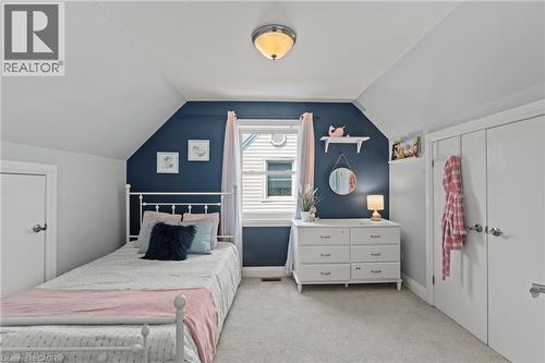 380 Thayer Avenue, Hamilton, ON - Indoor Photo Showing Bedroom