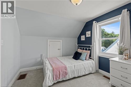 380 Thayer Avenue, Hamilton, ON - Indoor Photo Showing Bedroom
