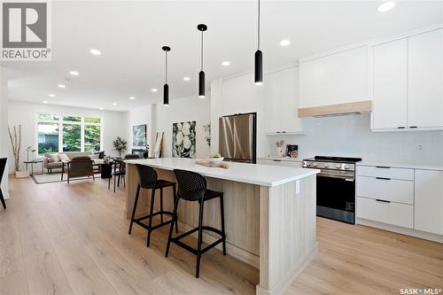1514 Ewart Avenue, Saskatoon, SK - Indoor Photo Showing Kitchen With Upgraded Kitchen