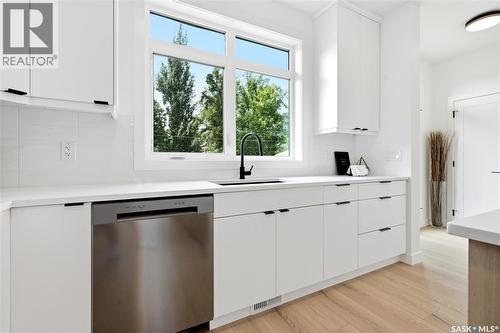 1514 Ewart Avenue, Saskatoon, SK - Indoor Photo Showing Kitchen