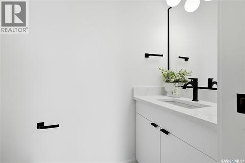 1514 Ewart Avenue, Saskatoon, SK - Indoor Photo Showing Bathroom