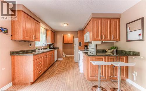 82 Roseneath Crescent, Kitchener, ON - Indoor Photo Showing Kitchen