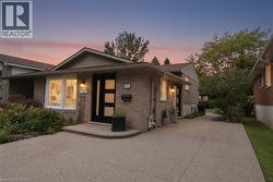 374 BRIGADOON Drive  Hamilton, ON L9C 6X4