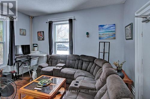 7 Church Street, St. Thomas, ON - Indoor Photo Showing Living Room