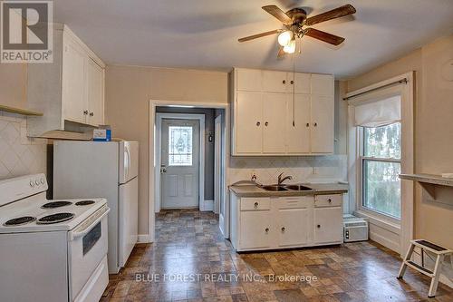 7 Church Street, St. Thomas, ON - Indoor Photo Showing Kitchen With Double Sink