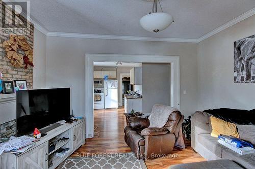 7 Church Street, St. Thomas, ON - Indoor Photo Showing Living Room