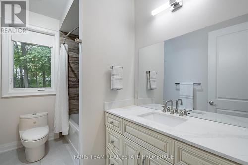 34 Oakwood Avenue, Tiny, ON - Indoor Photo Showing Bathroom