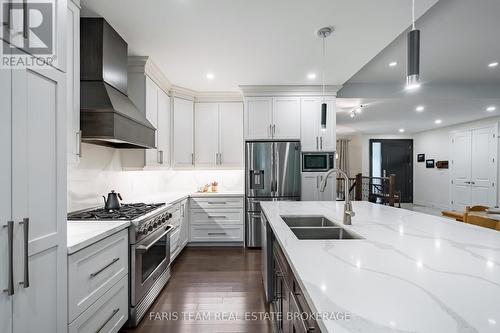 34 Oakwood Avenue, Tiny, ON - Indoor Photo Showing Kitchen With Double Sink With Upgraded Kitchen