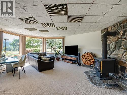 5725 Taghum Frontage Road, Taghum, BC - Indoor