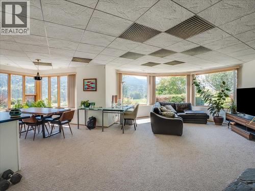 5725 Taghum Frontage Road, Taghum, BC - Indoor