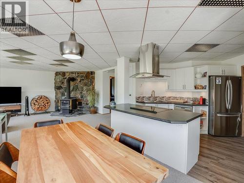 5725 Taghum Frontage Road, Taghum, BC - Indoor